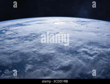 La Terra blu nello spazio. Incredibile pianeta Terra con mondo oceano e nuvole nello spazio su un cielo stellato. Elementi di questa immagine forniti dalla NASA. Foto Stock