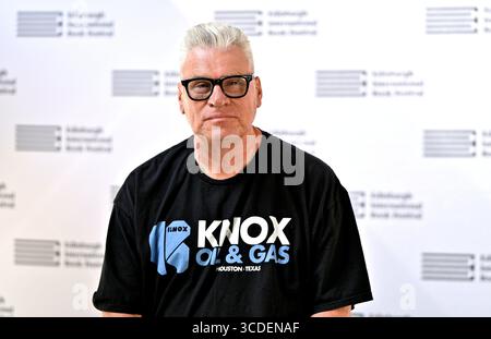 Edimburgo, Scozia, Regno Unito. 13 agosto 2025. Edinburgh International Book Festival: Autore, critico cinematografico e presentatore televisivo Mark Kermode alla photocall ufficiale. Crediti: Craig Brown/Alamy Live News Foto Stock