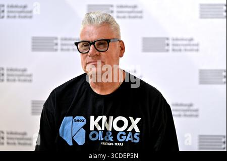 Edimburgo, Scozia, Regno Unito. 13 agosto 2025. Edinburgh International Book Festival: Autore, critico cinematografico e presentatore televisivo Mark Kermode alla photocall ufficiale. Crediti: Craig Brown/Alamy Live News Foto Stock