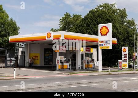 Shell Tankstelle, Österreich // stazione di servizio Shell, Austria - 20250715 PD15382 Foto Stock