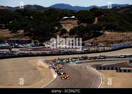 Salinas, California, Stati Uniti. 27 luglio 2025. ALEX PALOU (10) (ESP) di Barcellona, Spagna, guida il campo fuori dal tornante Andretti per iniziare il Java House Grand Prix di Monterey al WeatherTech Raceway Laguna Seca DI SALINAS CA. (Credit Image: © Walter G. Arce Sr./ASP via ZUMA Press Wire) SOLO UTILIZZO EDITORIALE! Non per USO commerciale! Foto Stock