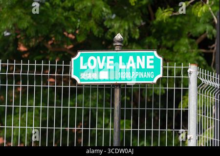 Love Lane è una strada stretta nell'ex distretto amministrativo del governo britannico di George Town, capitale di Penang in Malesia. Foto Stock