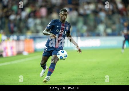 Udine, Italia. 13 agosto 2025. Nuno Mendes (25) del Paris Saint-Germain visto durante la Supercoppa UEFA 2025 tra Paris Saint-Germain e Tottenham Hotspur allo Stadio Friuli di Udine. Credito: Gonzales Photo/Alamy Live News Foto Stock