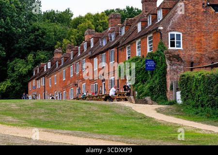 Il piccolo borgo storico di Bucklers Hard nella New Forest vicino a Beaulieu Hampshire Inghilterra Regno Unito Foto Stock