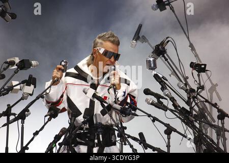 Londra, Regno Unito. 6 giugno 2025. Robbie Williams porta il suo attesissimo tour Britpop all'Emirates Stadium dell'Arsenal. Credito a Glamourstock Foto Stock