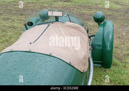 Un'auto super sportiva Morgan a 3 ruote del 1939 in mostra all'Ackworth Steam and Historical Vehicle Show nello Yorkshire, Inghilterra Foto Stock