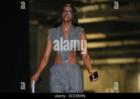 Rickea Jackson (2) arriva prima di una partita WNBA contro gli Atlanta Dream a Los Angeles, martedì 27 maggio 2025. The Atlanta Dream def Foto Stock