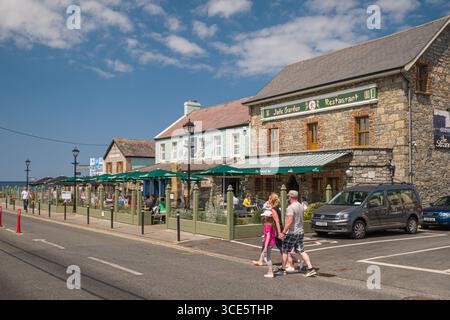 I ristoranti e i pub sulla Shore Road in Strandhill, nella contea di Sligo, Connacht, Irlanda Foto Stock