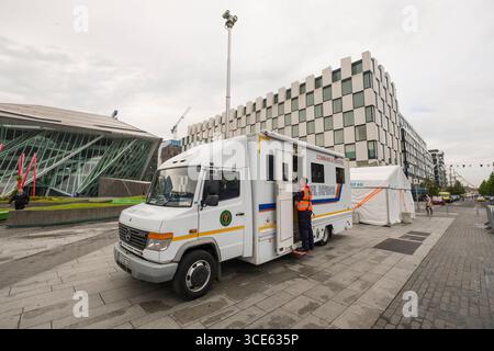 Irlandese di Difesa Civile Mercedes-Benz Vario 815 D mobile incidente unità di comando, Grand Canal Square, Grand Canal Dock, Dublino, Leinster, Irlanda Foto Stock