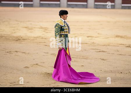 Madrid, Spagna. 15 agosto 2025. Il torero Lama de Góngora visto durante la corrida con i tori del ranch El Torero in Plaza de las Ventas. Credito: SOPA Images Limited/Alamy Live News Foto Stock