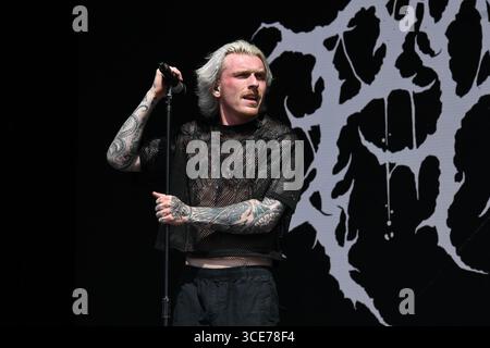 REGNO UNITO. 8 agosto 2025. DERBYSHIRE, INGHILTERRA - AGOSTO 08: Marc 'Zelli' Zellweger di 'Paleface Swiss' che si esibisce al Bloodstock Open Air, Catton Park l'8 agosto 2025 a Derbyshire, Inghilterra.CAP/Mar © Mar/Capital Pictures Credit: Capital Pictures/Alamy Live News Foto Stock