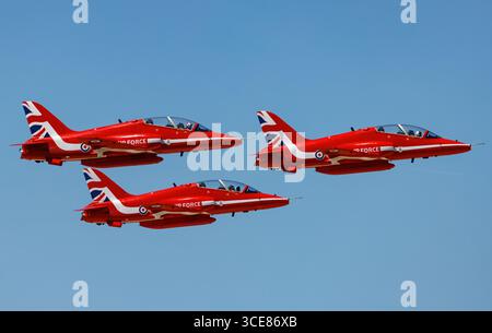 Red Arrows BAE Hawk Tmk1 Aircraft della Royal Air Force esposto alla RAF Waddington Families Day il 12 luglio 2025. Foto Stock