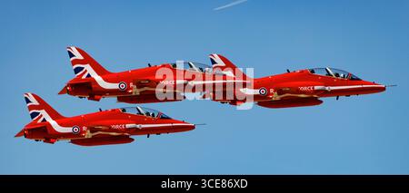 Red Arrows BAE Hawk Tmk1 Aircraft della Royal Air Force esposto alla RAF Waddington Families Day il 12 luglio 2025. Foto Stock