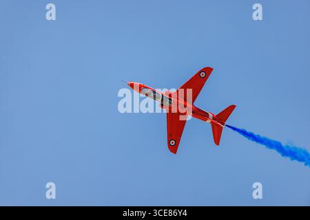 Red Arrows BAE Hawk Tmk1 Aircraft della Royal Air Force esposto alla RAF Waddington Families Day il 12 luglio 2025. Foto Stock