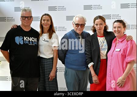 Edimburgo, Scozia, Regno Unito. 13 agosto 2025. Edinburgh International Book Festival: Autore, critico cinematografico e presentatore televisivo Mark Kermode, attrice Kate Dickie, attore Brian Cox, attrice Michelle Gomez e direttore del Book Festival Jenny Niven. Crediti: Craig Brown/Alamy Live News Foto Stock