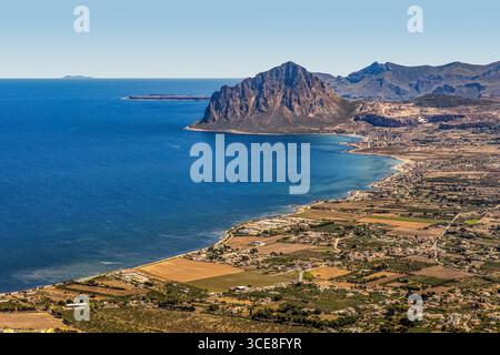 Vista del Monte Cofano e della costa, Sicilia Foto Stock