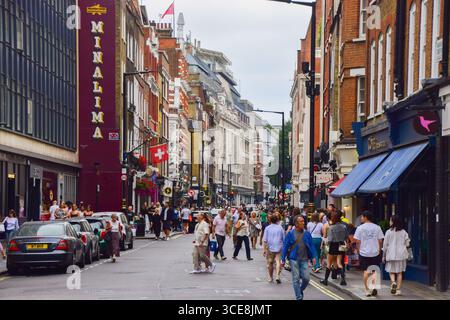 Londra, Regno Unito. 16 agosto 2025. Vista diurna di Wardour Street, Soho. Credito: Vuk Valcic/Alamy Foto Stock