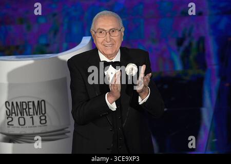 Sanremo, Italia. 7 febbraio 2018. Foto Guberti/Rasero/LaPresse 07 febbraio 2018 Sanremo, Italia spettacolo Festival di Sanremo 2018, seconda serata. Nella foto: Pippo Baudo Photo Guberti/Rasero/LaPresse 7 febbraio 2018 Sanremo, Italia intrattenimento Sanremo Music Festival 2018, seconda serata. Nella foto: Pippo Baudo credito: LaPresse/Alamy Live News Foto Stock