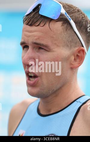 Chenghdu, Cina. 17 agosto 2025. Il belga Arnaud Dely nella foto dopo l'evento di duatlon misto ai Giochi del mondo 2025, a Chenghdu, in Cina, domenica 17 agosto 2025. Quest'anno, i Giochi mondiali si svolgono dal 7 al 17 agosto. BELGA PHOTO VIRGINIE LEFOUR credito: Belga News Agency/Alamy Live News Foto Stock