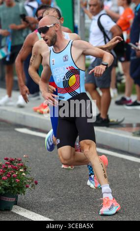 Chenghdu, Cina. 17 agosto 2025. Il belga Vincent Bierinckx è stato raffigurato in azione durante l'evento di duatlon misto ai Giochi del mondo 2025, a Chenghdu, in Cina, domenica 17 agosto 2025. Quest'anno, i Giochi mondiali si svolgono dal 7 al 17 agosto. BELGA PHOTO VIRGINIE LEFOUR credito: Belga News Agency/Alamy Live News Foto Stock