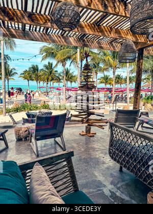 Bimini, Bahamas - 3 gennaio 2025: Scenario sulla spiaggia di Bimini intorno a Resorts World Foto Stock