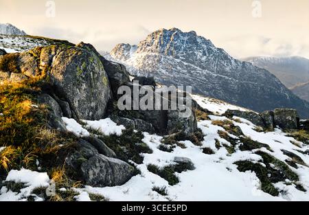 Tryfan di Y Foel Goch in Snow Foto Stock