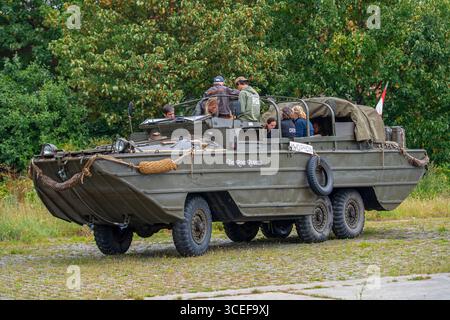 Ford GPA, versione anfibia della jeep Ford GPW della seconda guerra mondiale durante l'International Amphib 2025 Gand Meetup in Belgio Foto Stock