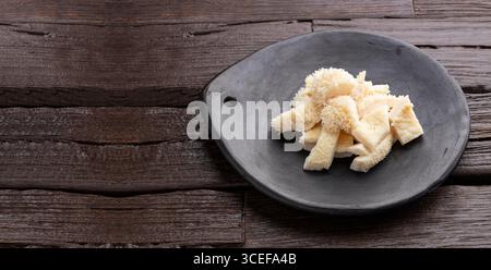 Pezzi di trippa a nido d'ape crudi, secondo stomaco di manzo Foto Stock