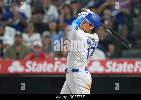 Anaheim, California, Stati Uniti. 11 agosto 2025. Shohei Ohtani, (Dodgers), 11 agosto 2025 - Baseball: Shohei Ohtani ha battuto un fuoricampo. (42) partita di stagione regolare MLB tra Los Angeles Angels e Los Angeles Dodgers all'Angel Stadium di Anaheim, California, USA. Crediti: Creative 2/AFLO/Alamy Live News Foto Stock
