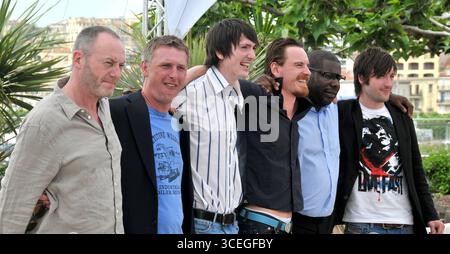 Liam Cunningham, Stuart Graham, Brian Milligan, Michael Fassbender e Steve McQueen e al photocall per "Hunger" al Festival di Cannes - 15 maggio 2008 Foto Stock