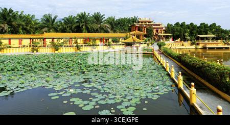 Ho visto Hock Yeen, noto tempio di Confucio per aver portato fortuna agli studenti, Lotus Pond, Chemor, Perak, Malesia Foto Stock
