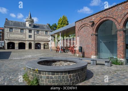 Museo Het Toreke, ex prigione del XIX secolo al Grote Markt nella città di Tienen / Tirlemont, Brabante fiammingo, Belgio Foto Stock