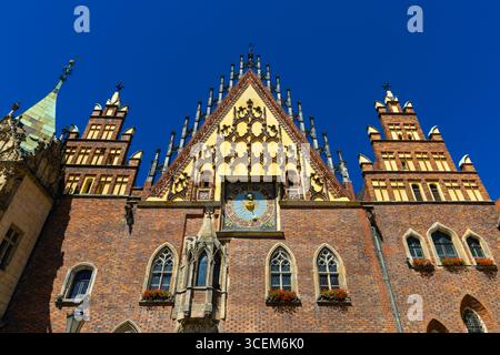 Dettagli esterni del vecchio municipio di Breslavia nella Piazza del mercato della città Vecchia, Breslavia, Polonia Foto Stock