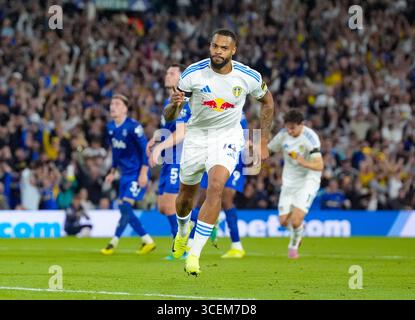 Il Lukas Nmecha del Leeds United celebra il primo gol della squadra da un rigore durante la partita di Premier League a Elland Road, Leeds. Data foto: Lunedì 18 agosto 2025. Foto Stock