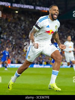 Il Lukas Nmecha del Leeds United celebra il primo gol della squadra da un rigore durante la partita di Premier League a Elland Road, Leeds. Data foto: Lunedì 18 agosto 2025. Foto Stock