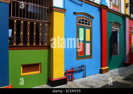 Punto di riferimento colorato nel quartiere Little India della città di Singapore. Ex casa di Tan Teng Niah, monumento storico. Foto Stock