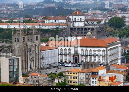 Vista aerea della Casa da Câmara (vecchia Casa Municipale) nella parte storica di Porto, Portogallo Foto Stock