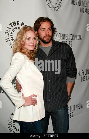 Yvonne Strahovski e Zachary Levi al 25° Festival annuale Paley Television di Media in onore di 'Chuck' all'ArcLight Theater di Hollywood, California - 18 marzo 2008 Foto Stock