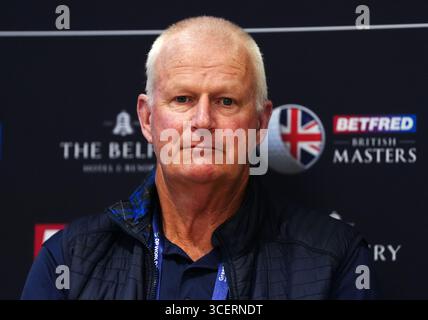 Sandy Lyle durante una conferenza stampa in vista della partita del 40° anniversario al Belfry Golf and Resort Hotel di Sutton Coldfield, davanti al Betfred British Masters 2025 che inizia giovedì. Data foto: Martedì 19 agosto 2025. Foto Stock