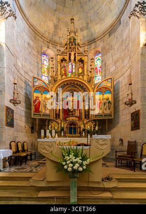 Europa, Ungheria, Gyor-Moson Sopron County, città di Lebeny. Curch mediale di Arpad Ages. Il nome ungherese è Szent Jakab templom. Incredibile centro visitatori A. Foto Stock