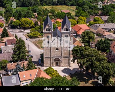 Europa, Ungheria, Gyor-Moson Sopron County, città di Lebeny. Curch mediale di Arpad Ages. Il nome ungherese è Szent Jakab templom. Incredibile centro visitatori A. Foto Stock