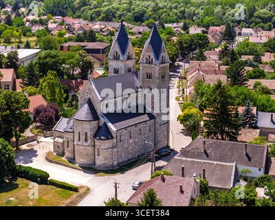 Europa, Ungheria, Gyor-Moson Sopron County, città di Lebeny. Curch mediale di Arpad Ages. Il nome ungherese è Szent Jakab templom. Incredibile centro visitatori A. Foto Stock