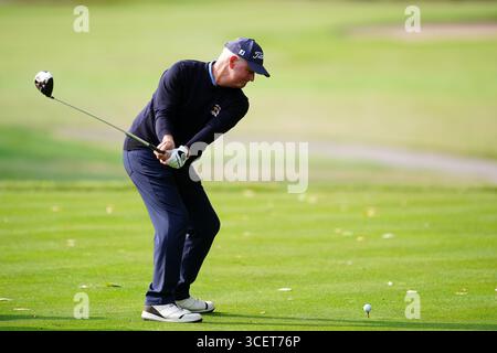 Sandy Lyle durante la partita del 40° anniversario al Belfry Golf and Resort Hotel di Sutton Coldfield davanti al Betfred British Masters 2025 che inizia giovedì. Data foto: Martedì 19 agosto 2025. Foto Stock