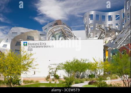 Il design architettonico unico della Cleveland Clinic Lou Ruvo Centro per la salute del cervello, 888 West Bonneville Avenue, Las Vegas, contea di Clark, Nevada, STATI UNITI D'AMERICA Foto Stock