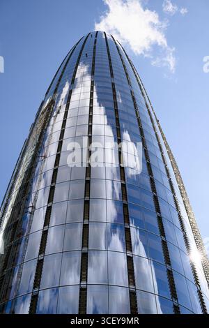 One Blackfriars è uno sviluppo di 50 piani ad uso misto situato in 1 Blackfriars Road, che è noto informalmente come The Vase o The Boomerang a causa della sua Foto Stock