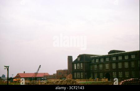Lavori in corso presso il campus dell'Università di Hull, Inghilterra, novembre 1963, che mostrano macchinari pesanti e lavori di cantiere. Foto Stock