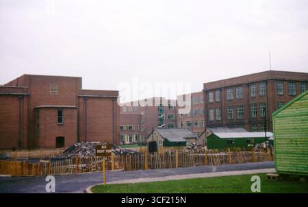 Lavori in corso presso il campus dell'Università di Hull, Inghilterra, novembre 1963, per mostrare lavori di costruzione e capanne temporanee. Foto Stock