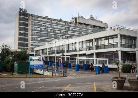 Entrata all'Hillingdon Hospital, Pield Heath Rd, Uxbridge , Hillingdon, Londra, Inghilterra, Regno Unito Foto Stock