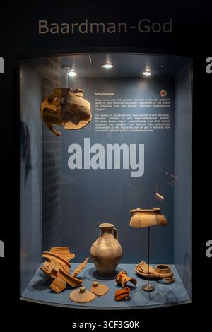 Museo Het Toreke con reperti gallo-romani nell'ex prigione del XIX secolo al Grote Markt nella città di Tienen / Tirlemont, Brabante fiammingo, Belgio Foto Stock