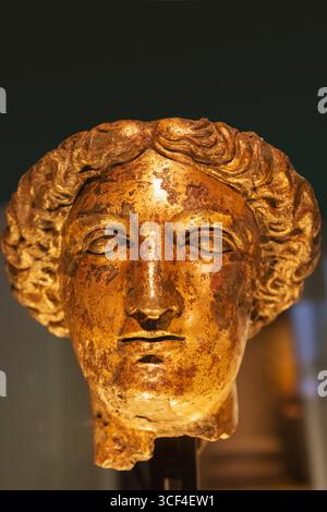 Inghilterra, Somerset, Bath, le terme romane, Gilt Bronze Head of Goddess Sulis Minerva Foto Stock